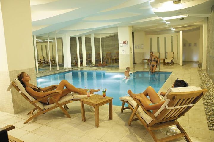 Pools & Facilities
