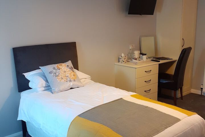 Room 13 of 31
