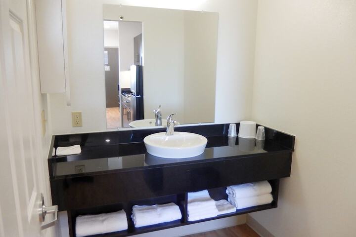 Bathroom sink