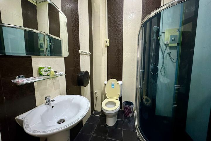 Room 19 of 25
