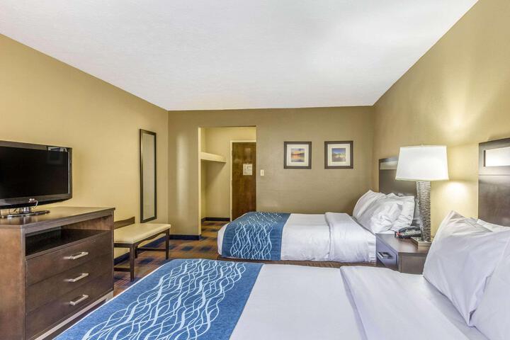 2 Double Beds (3 of 14)