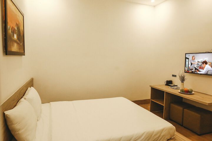 Room 13 of 32