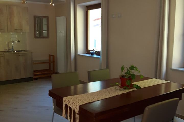 Room 7 of 33