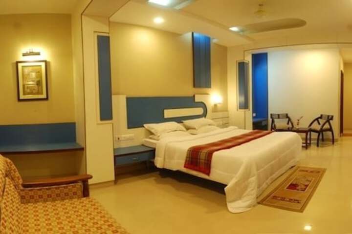Room 8 of 14