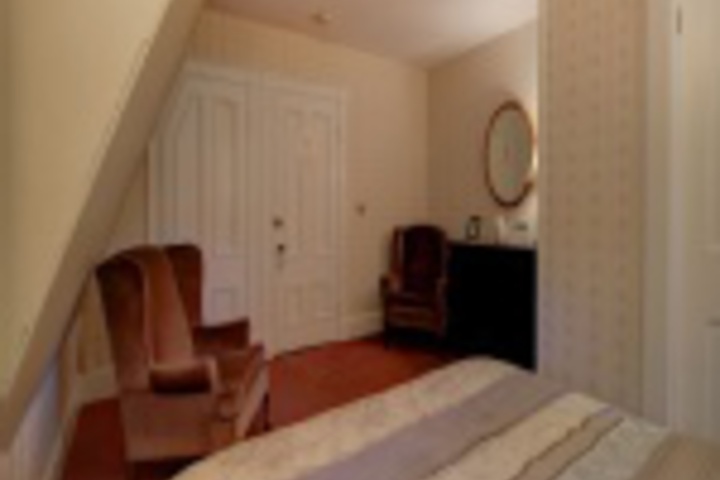 Room 121 of 408