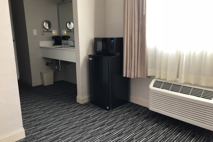 Mini-refrigerator