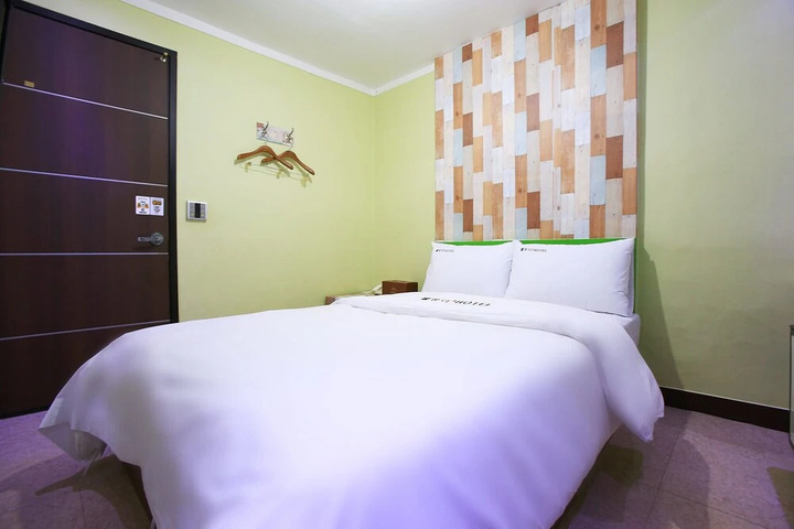Room 4 of 14