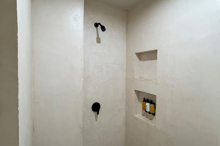 Room 28 of 38