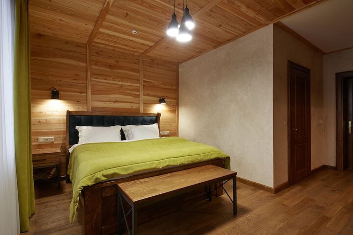 Room 10 of 89