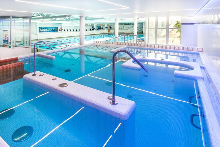 Pool Hotel