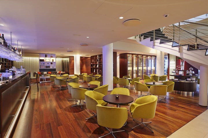 Lounge 97 of 119