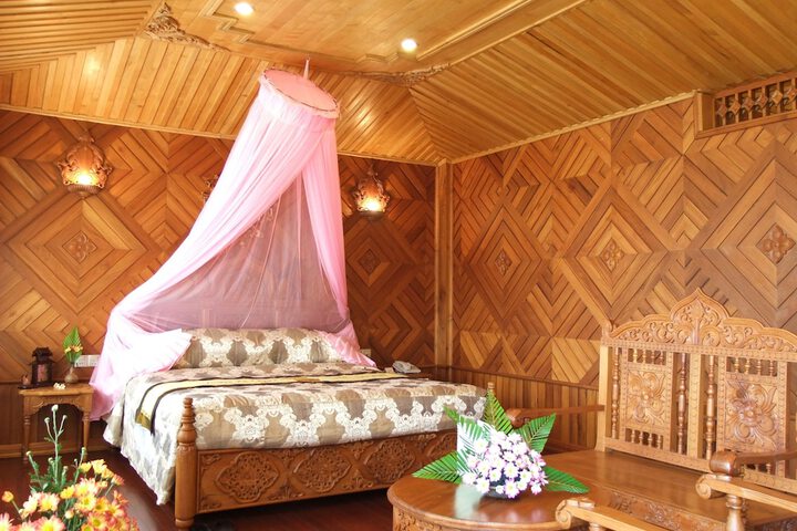 Room 3 of 53