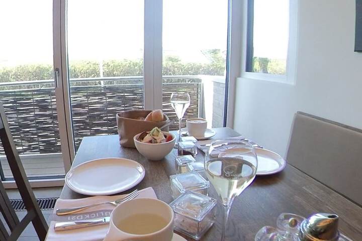 Dining 45 of 59