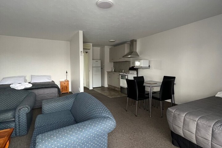 Room 9 of 34