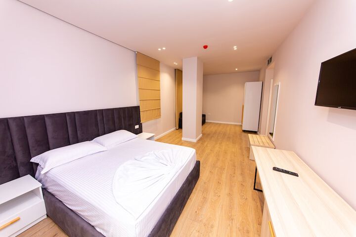Room 12 of 73