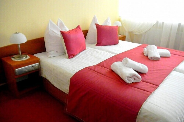 Room 8 of 26