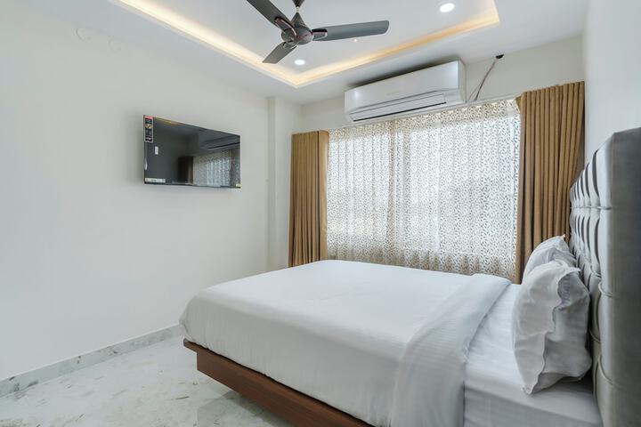 Room 5 of 32