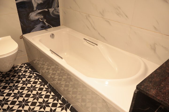 Room 33 of 49