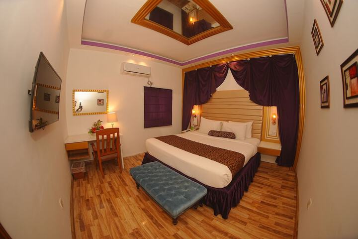 Room 29 of 32