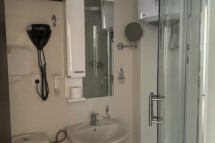 Room 61 of 109