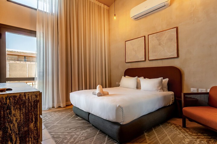 Room 14 of 26