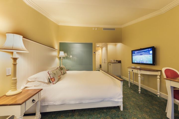 Room 9 of 65