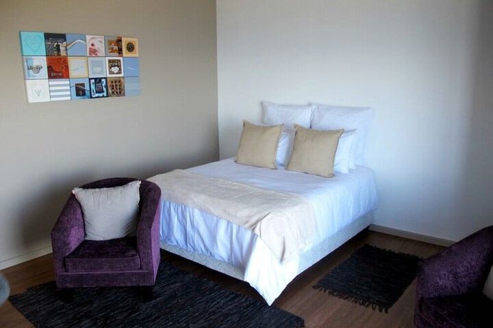 Room 4 of 37