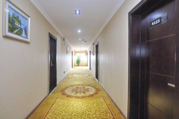 Ballroom/Hall 7 of 11