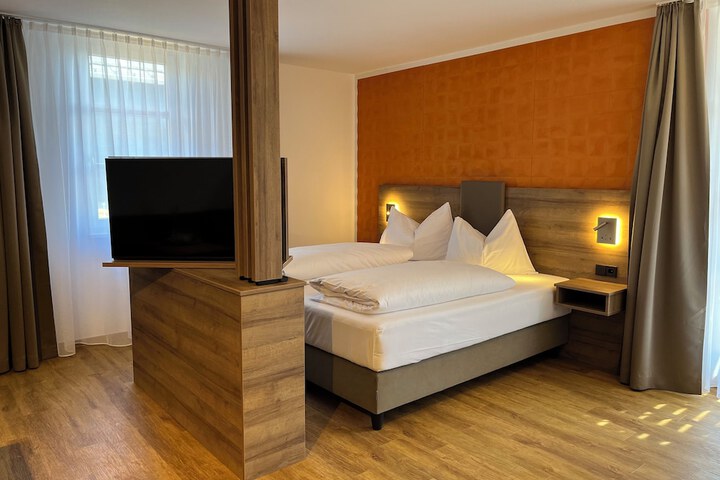 Room 9 of 54