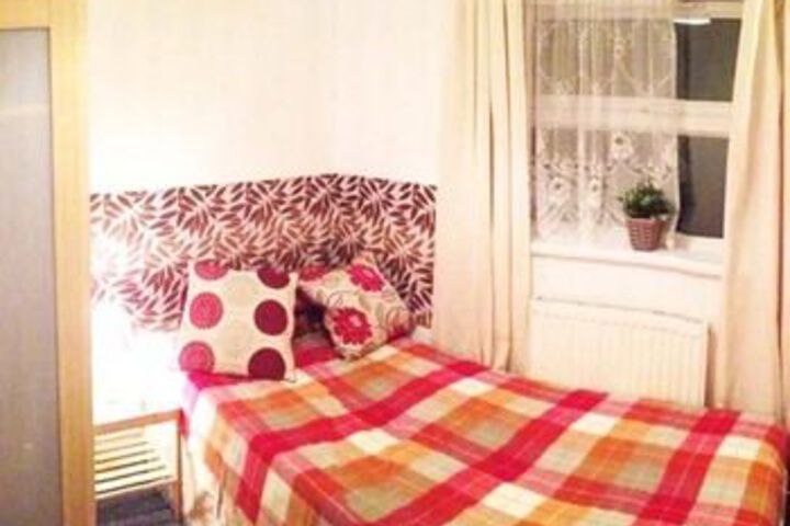 Room 18 of 28