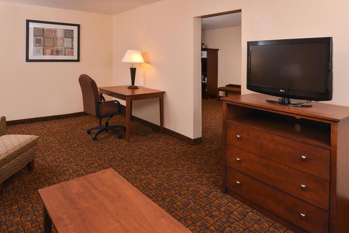 2 Queen Beds Suite (3 of 6)
