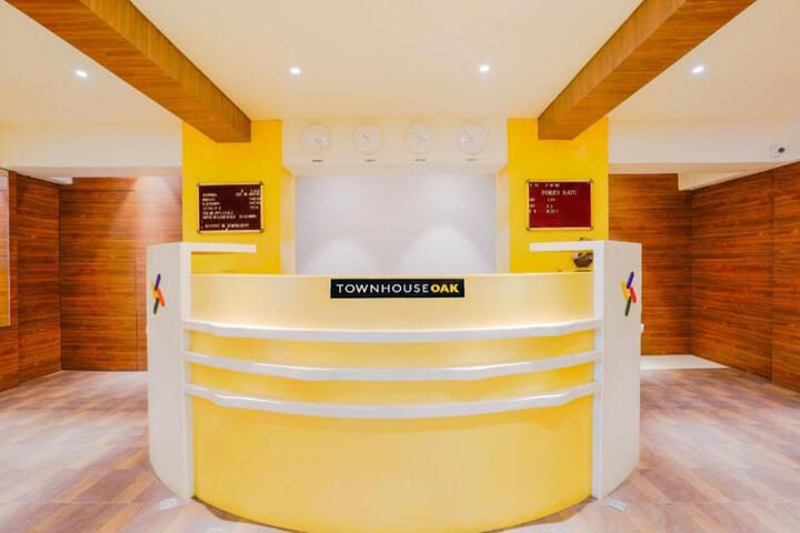 Townhouse OAK Hotel Devanshi Inn