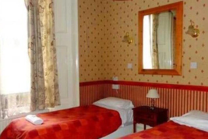 Room 4 of 5
