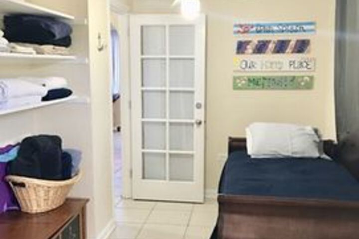 Room 10 of 25