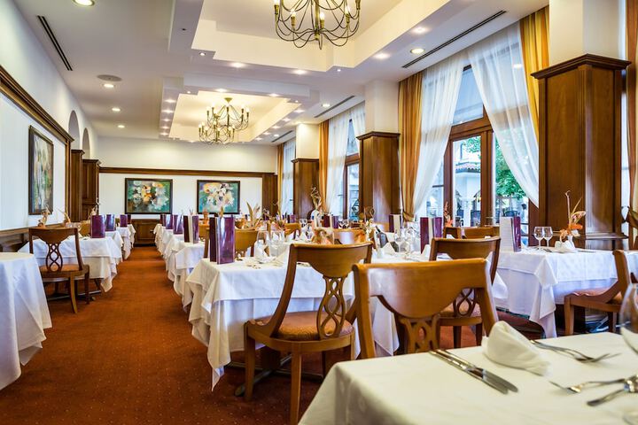 Dining 85 of 173