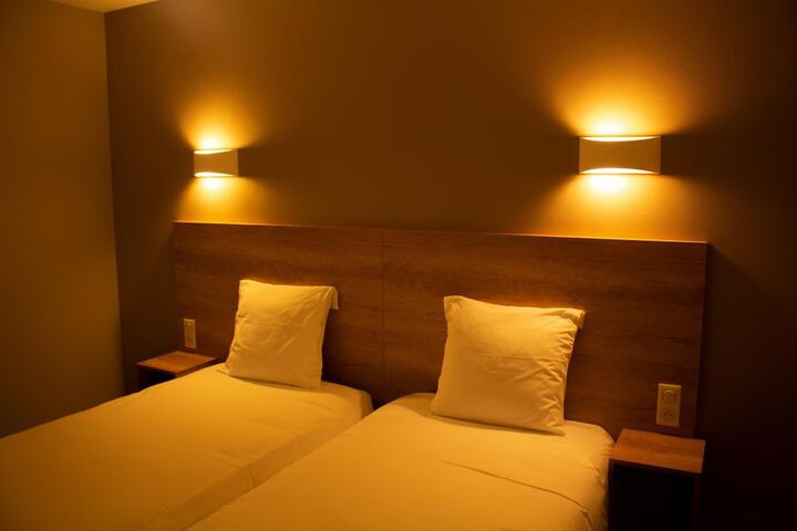 Room 13 of 21