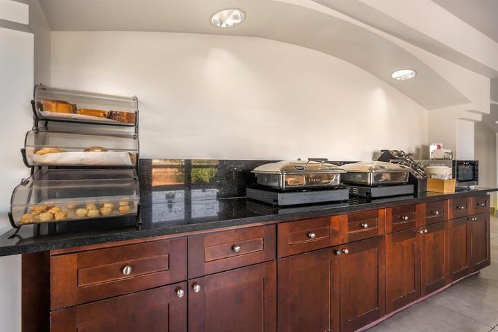 Breakfast/Coffee Service 63 of 73