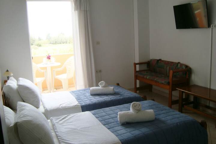 Room 12 of 110