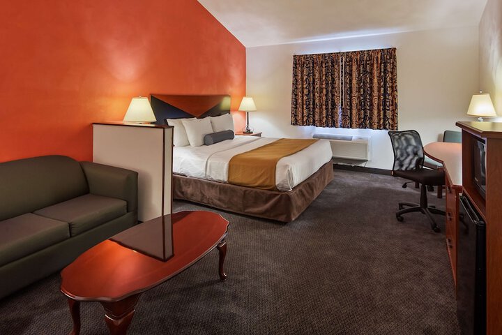 1 King Bed Microwave and Refrigerator WiFi Continental Breakfast (2 of 19)