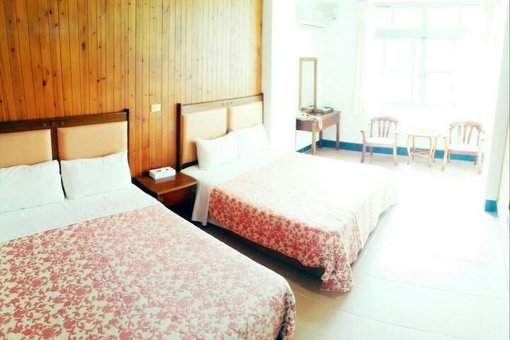 Room 2 of 18