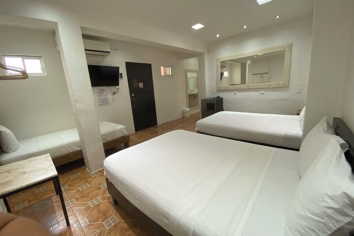 Room 13 of 22