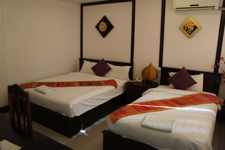 Room 10 of 33