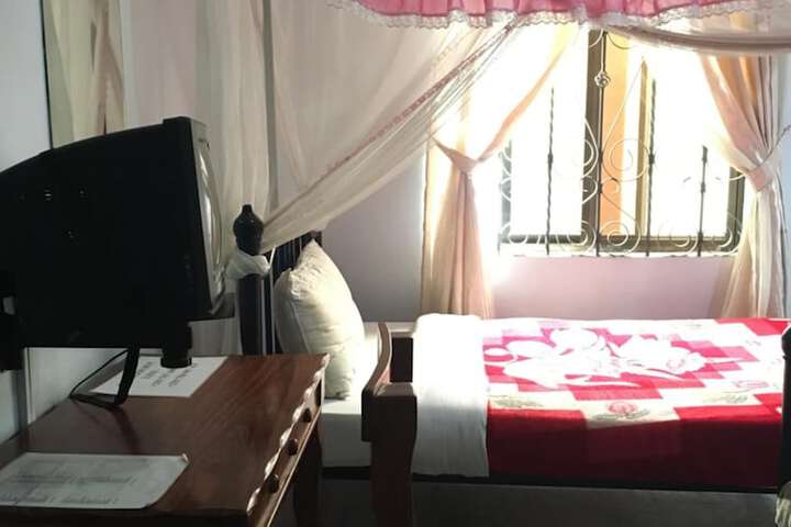 Room 12 of 29