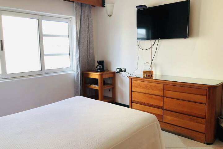 Room 13 of 30