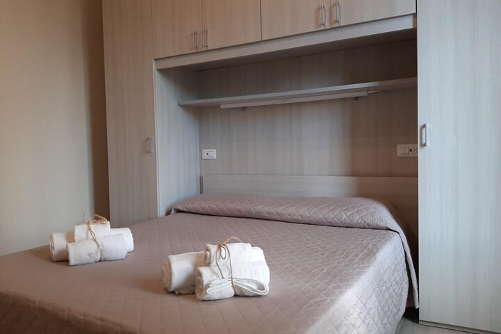 Room 10 of 48