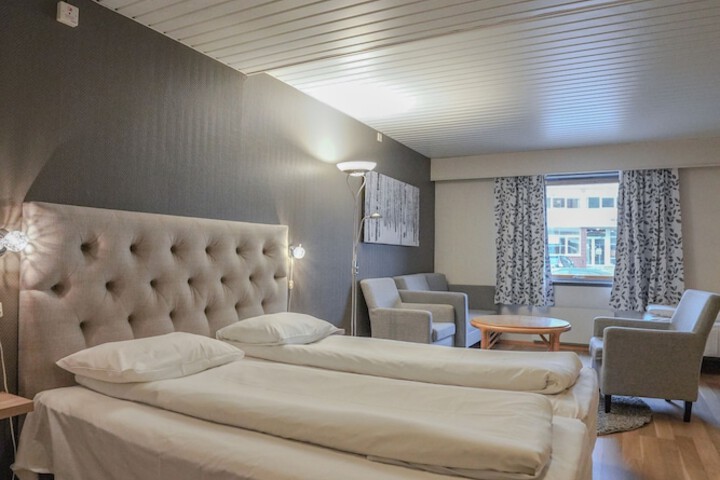 Room 7 of 53