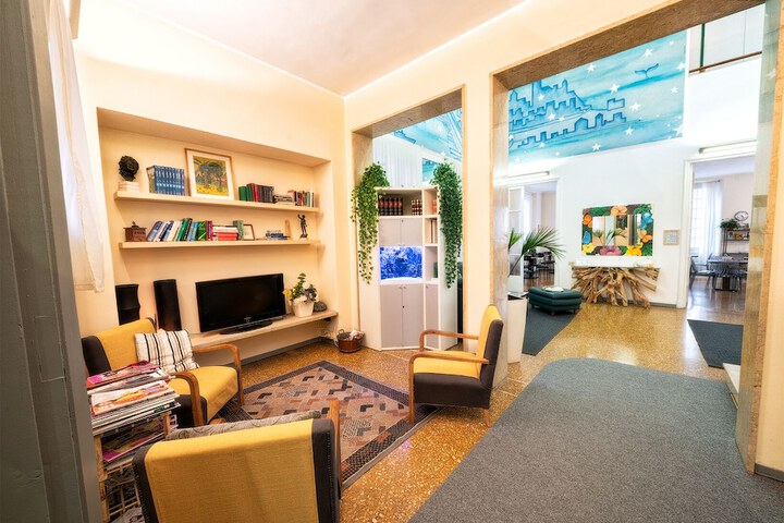Guest Lobby