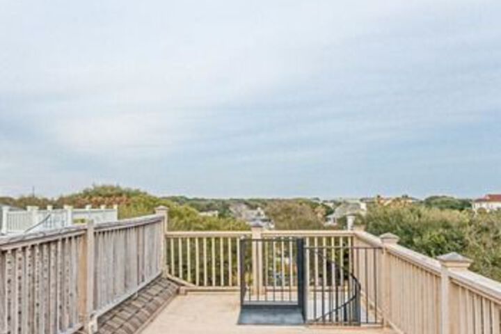 Sundeck 68 of 71
