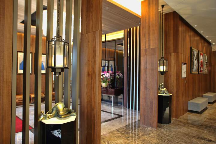 Hotel 5 of 159