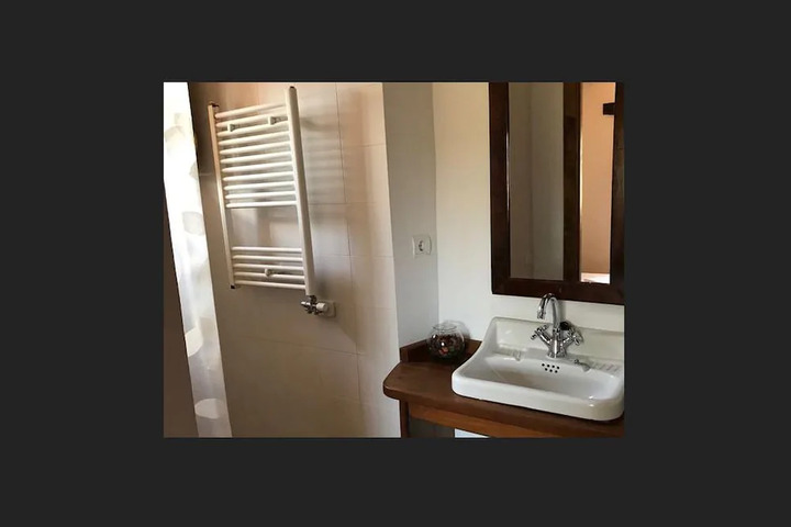 Room 6 of 6